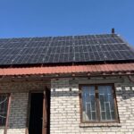 Сонячні панелі 10 кВт на даху приватного будинку з трьома типами покриття